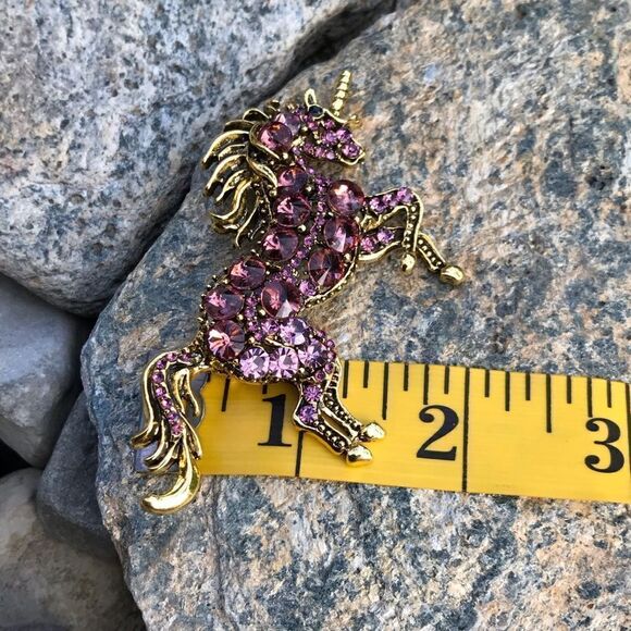 Crystal Unicorn Brooch - Picture 6 of 6